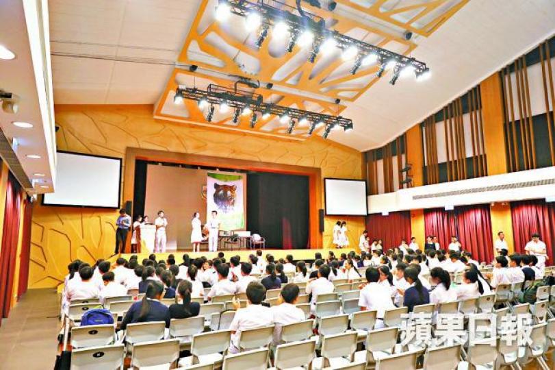 ■民生書院小學、中學及幼稚園需共用禮堂。何家達攝