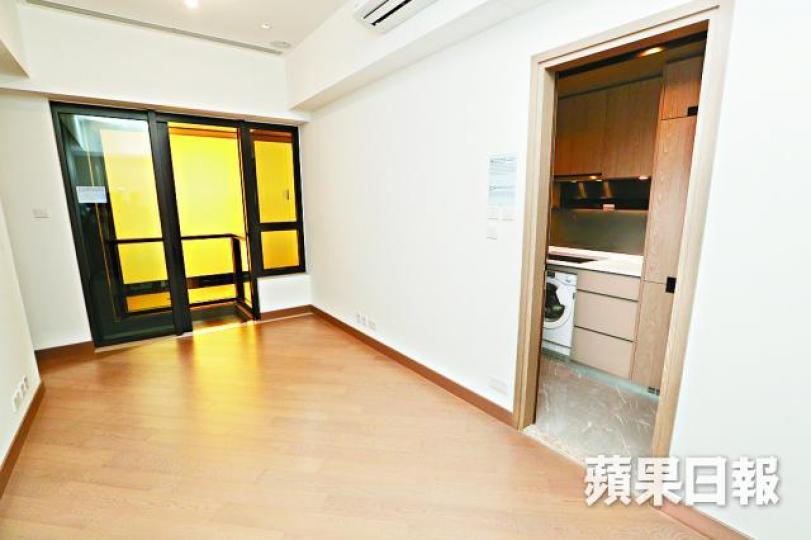 ■晉海昨首開放兩房示範單位，廚房不設明火煮食。　張志華攝

