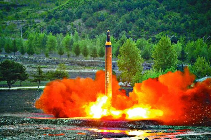 【北韓「火星12型」導彈】■平壤昨再發射導彈，飛越日本北海道。資料圖片