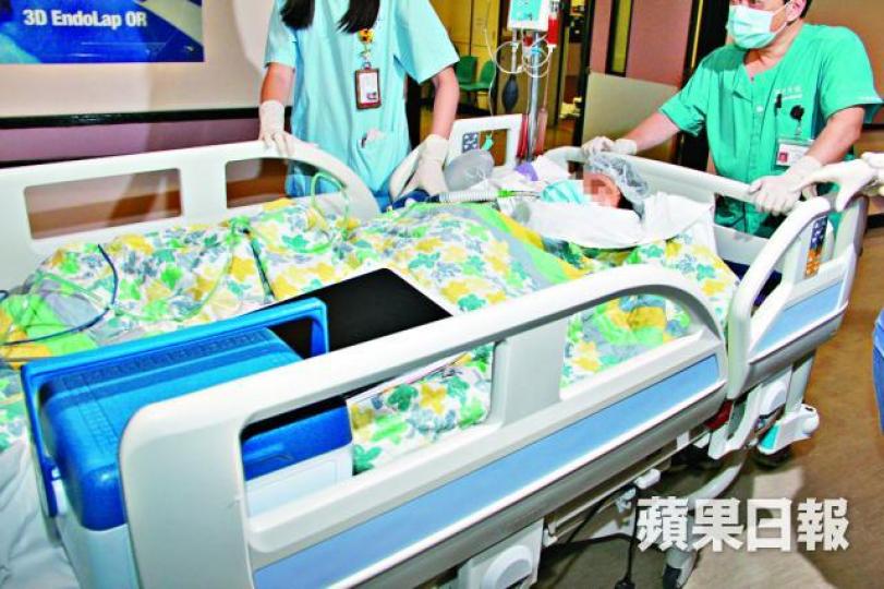 ■經搶救4小時後，涉案男子現留醫深切治療部。溫文學攝