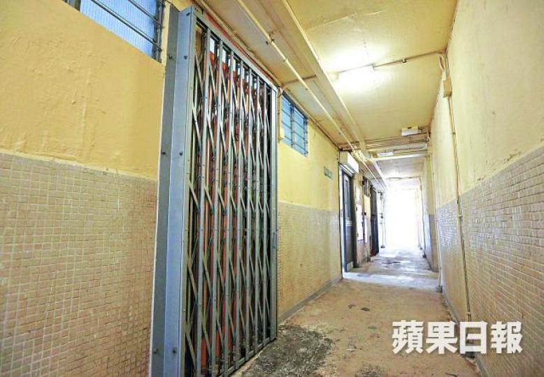 ■曾發生妻斬夫慘案的石圍角邨石桃樓單位列入今期特快公屋編配計劃。資料圖片