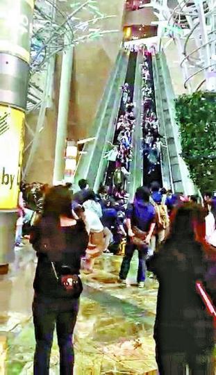 ■朗豪坊扶手電梯今年3月發生溜後意外，多人受傷。
