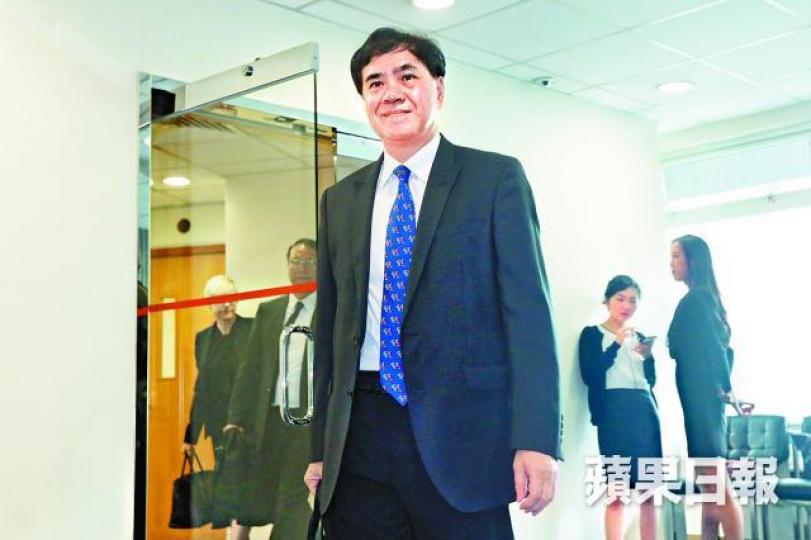 ■兒科醫生陳以誠涉治療時疏忽，被控三項專業失德，他昨出席醫委會研訊。
