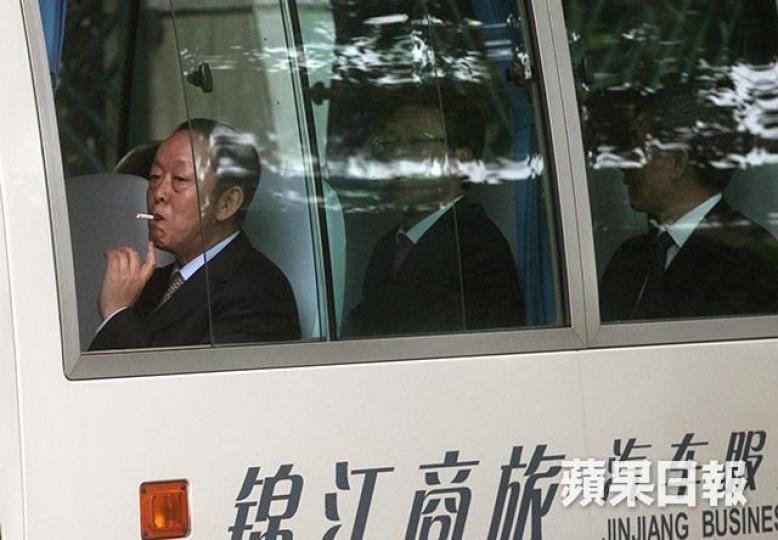 王光亞（左）
