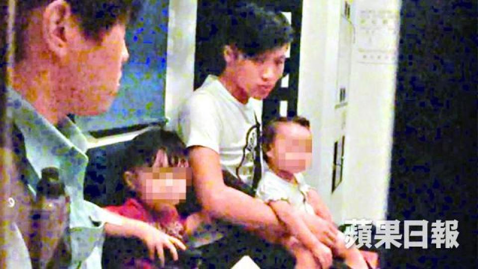 ■一對小兄妹上周四由親友陪同送院。
