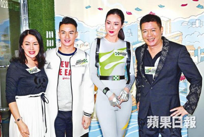 ■（左起）李漫芬陪老公談成坤與莊思敏拍攝廣告。
