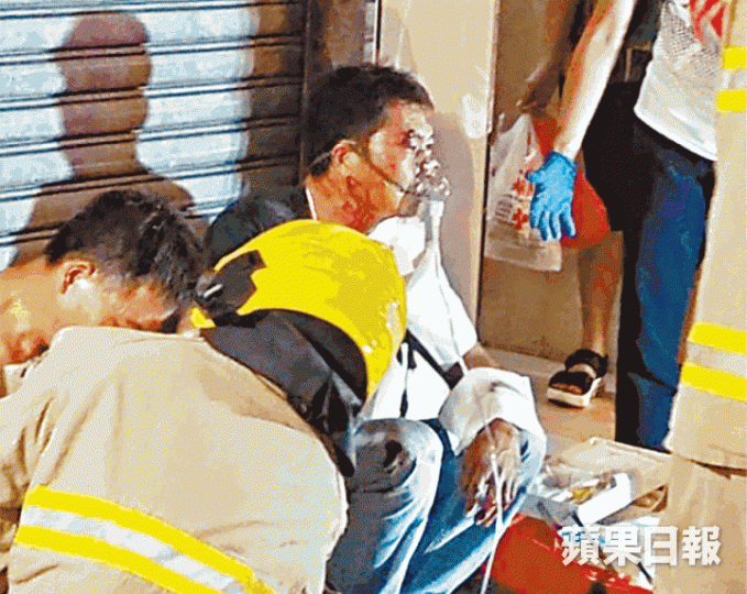 ■姓尹傷者獲救後需戴氧氣罩但仍清醒，惟入院後情況急轉直下。