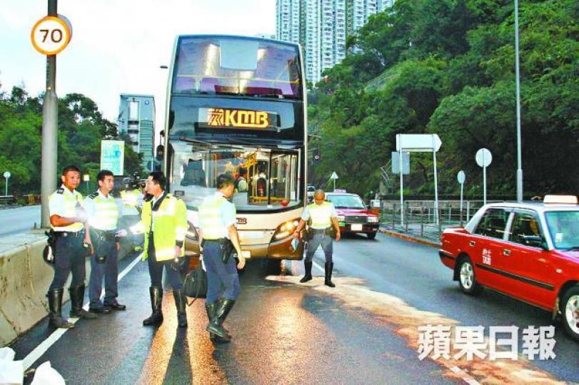 ■意外後警方接報到場調查。唐家輝攝