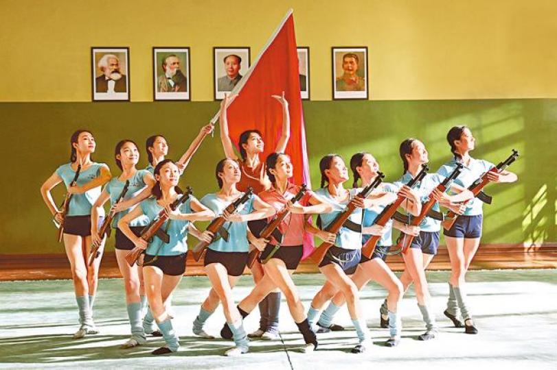 ■《芳華》講述在1970到1980年代，一群文工團裏年輕人的故事。互聯網
