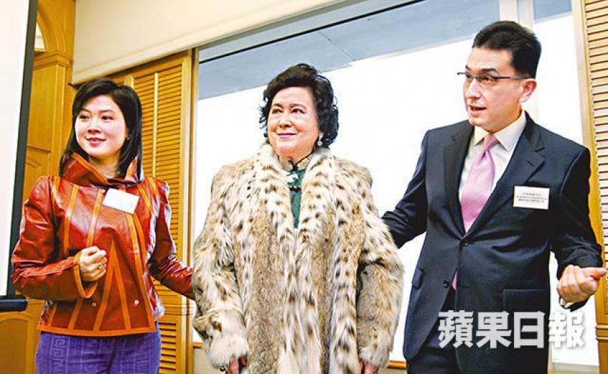 ■十姑娘（中）母子與何鴻章糾纏不清，何東舜銘又與前妻陳復生打官司。資料圖片
