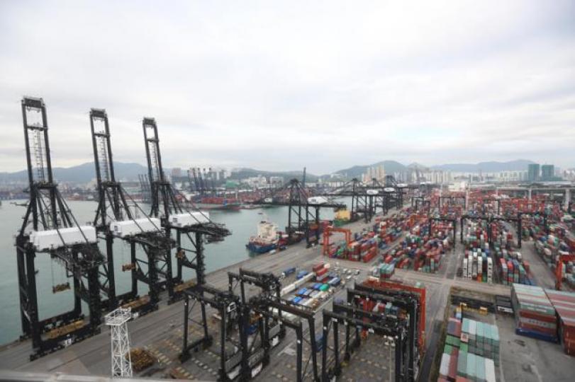 ■8月本港整體出口貨值為3,327億元，按年升7.4%。資料圖片
