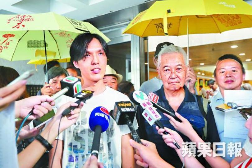 ■申請司法覆核被拒受理的呂智恆（左）及郭卓堅（右）昨表明會提出上訴。謝榮耀攝