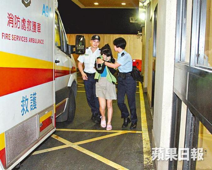 ■被母責打的女童手腳受傷，送院治理。黎志偉攝