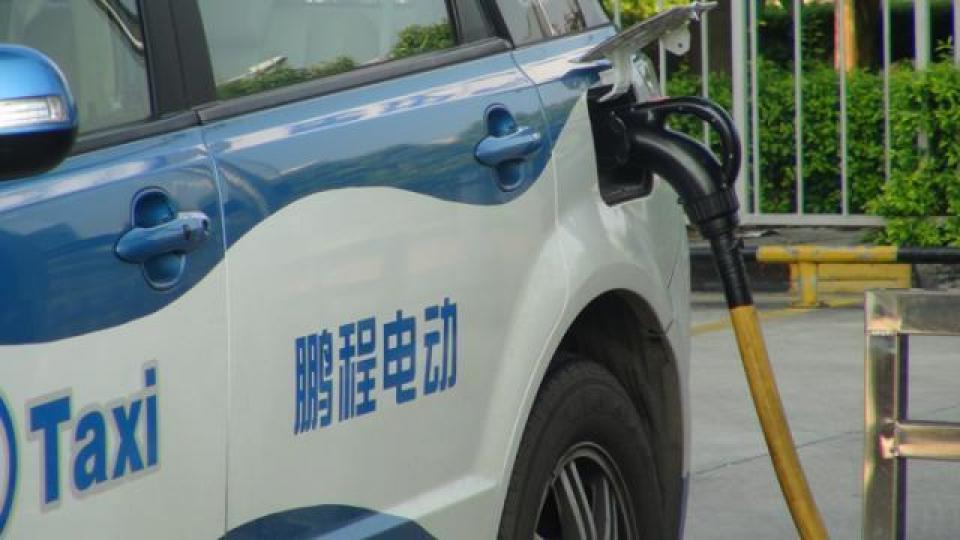 ■北京將於10月公佈加快推進新能源車指導意見，新能源汽車股近日成為資金寵兒。資料圖片