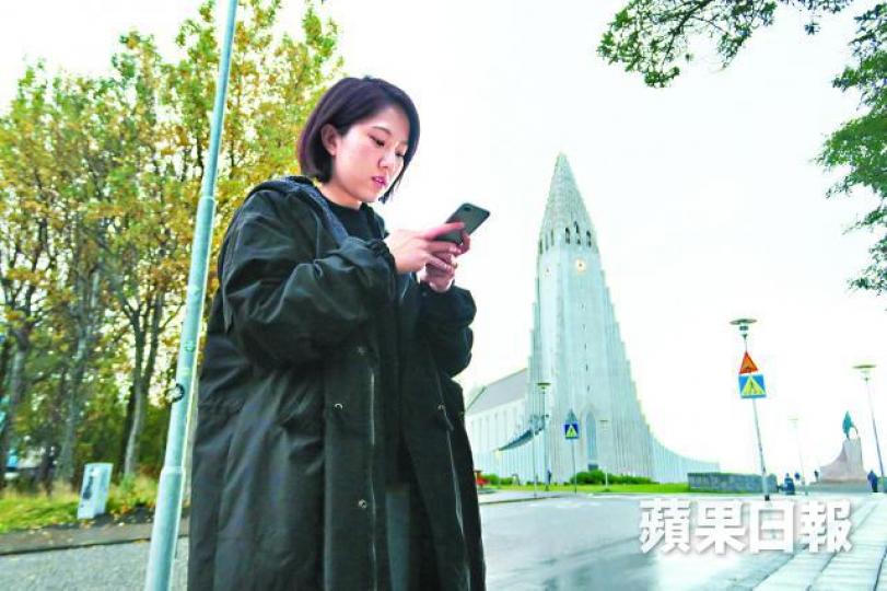 ■港女阿丹在冰島找到心目中的烏托邦。蔡元貴攝■阿丹喜愛冰島的慢活，不再留戀香港。受訪者提供圖片■冰島樓價不高，市中心一間房屋只需五、六百萬港元。