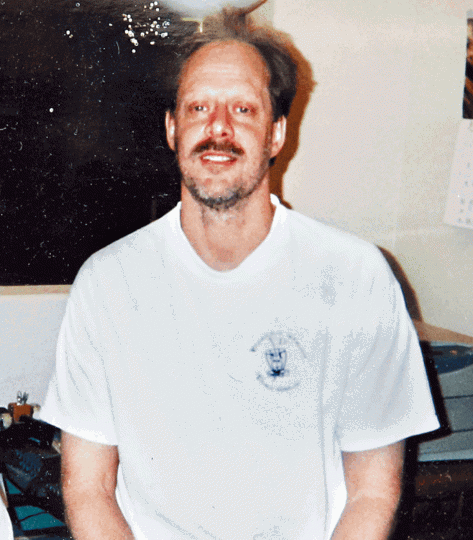 ■帕多克射殺音樂會觀眾後吞槍自盡。美聯社■槍手父親生前曾打劫銀行及越獄，是FBI十大通緝犯。互聯網
