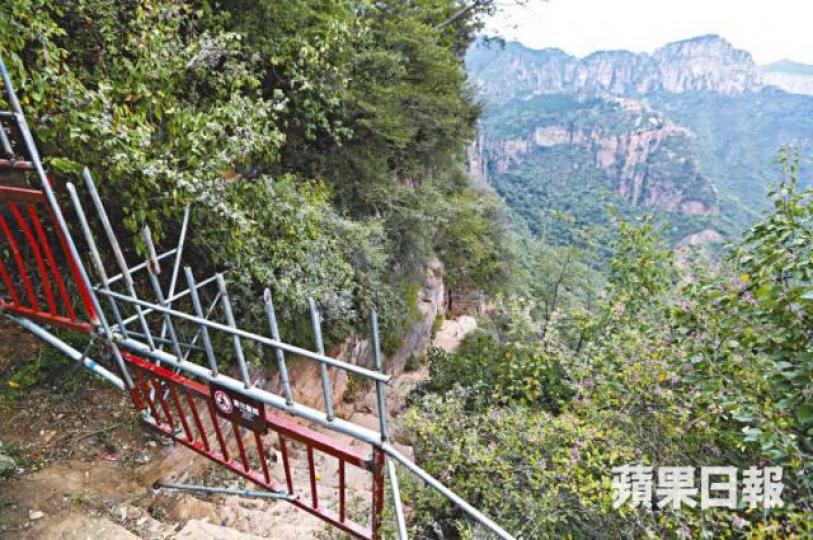 ■天梯修建於明朝，是有掛壁公路前唯一與外界相通的道路。易仰民攝■據說村民受委屈對喊泉大喊，泉水會隨喊聲變大。易仰民攝