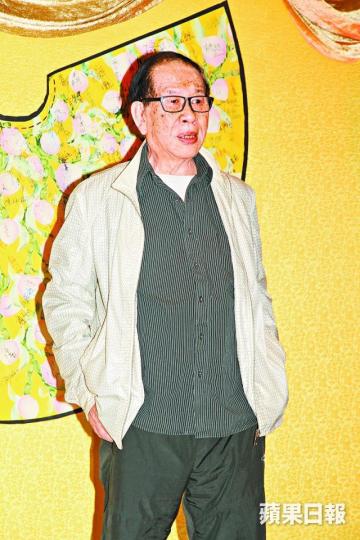 陳文輝■陳文輝於2004年退休，不少藝人出席其榮休宴會。