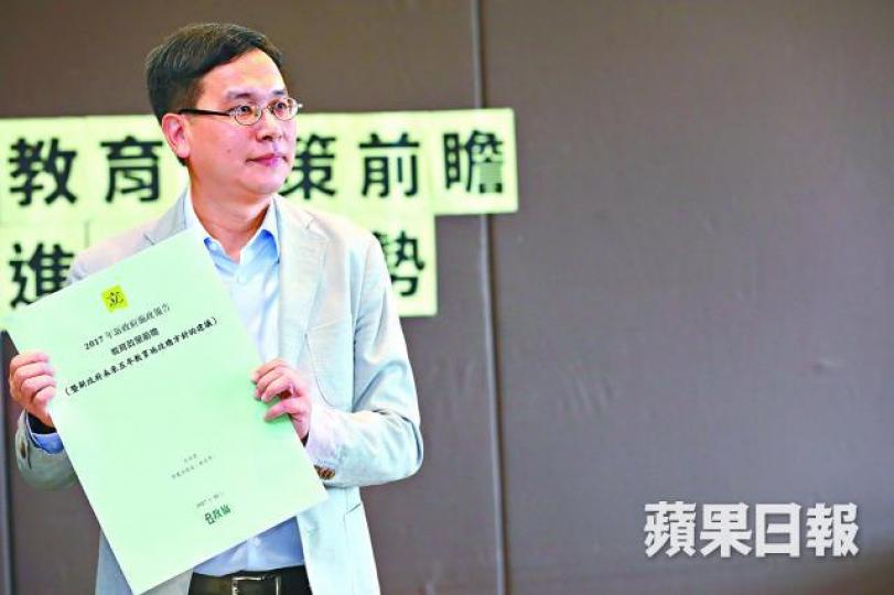 ■葉建源昨發表一份長達30頁的教育政策前瞻報告。李家皓攝
