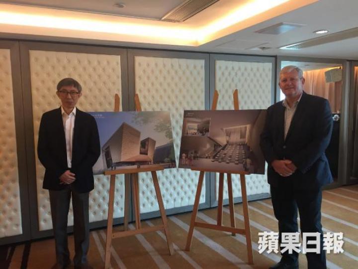 ■行政總裁栢志高（右）表示，現時仍未決定博物館會否收費。
