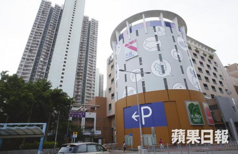 ■天盛停車場地契列明只限住戶及其訪客使用，傳真社揭發有不少駛入該停車場的車輛，登記車主住址並非天盛苑，涉違反地契條款。
