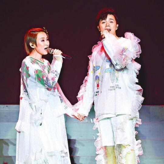 ■王菀之、張敬軒這對好友在澳門舉行演唱會。
