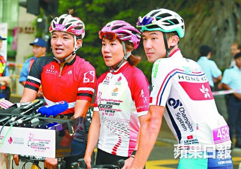 ■左起：黃金寶、黃蘊瑤和梁峻榮均有參賽。■旅發局總幹事劉鎮漢昨順利完成賽事。