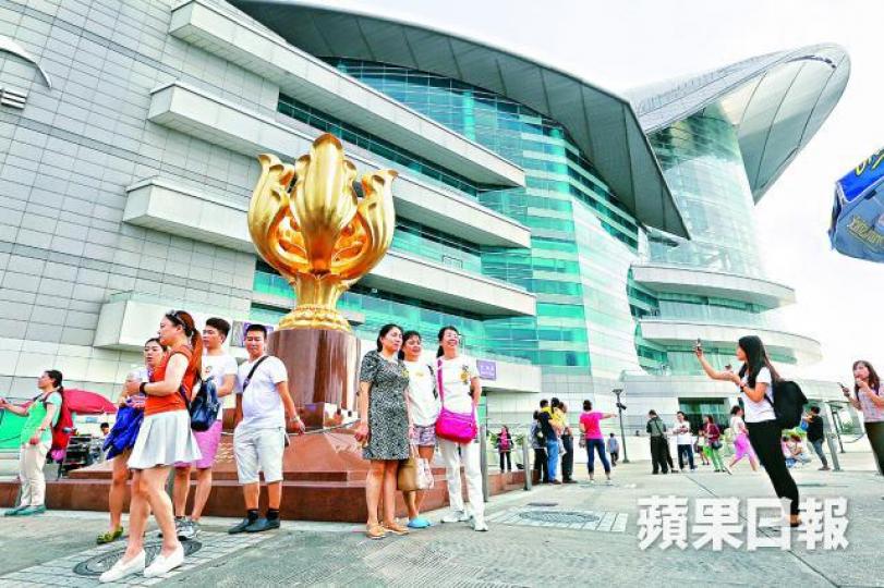 ■國家旅遊局指內地越來越多出境客不再熱衷於購物遊，而是追求深度體驗。