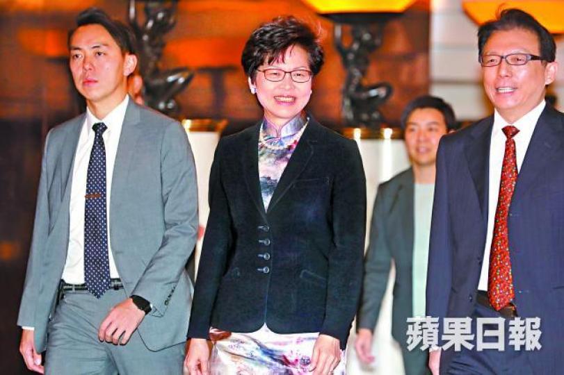 ■林鄭月娥明公佈施政報告,將破例只花一小時在立會讀出重點,並延長記者會。王心義攝 ■林鄭月娥明公佈施政報告,將破例只花一小時在立會讀出重點,並延長記者會。王心義攝