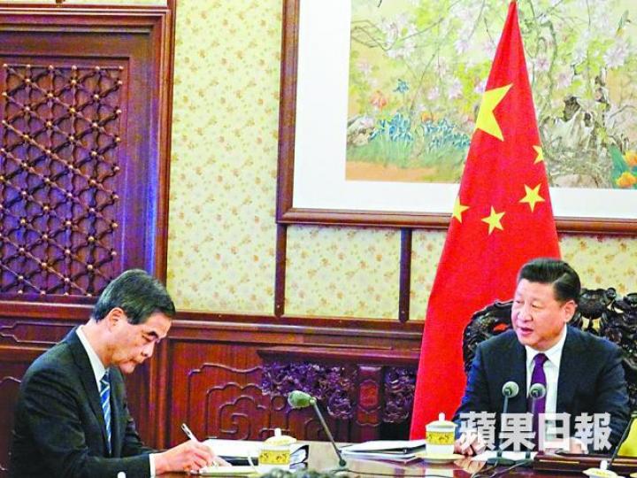 ■前特首梁振英上京述職一改以往方式，要以工作會議進行。
