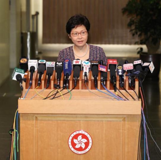 ■林鄭月娥明天宣讀施政報告,房地產政策肯定是焦點。資料圖片 ■林鄭月娥明天宣讀施政報告,房地產政策肯定是焦點。資料圖片