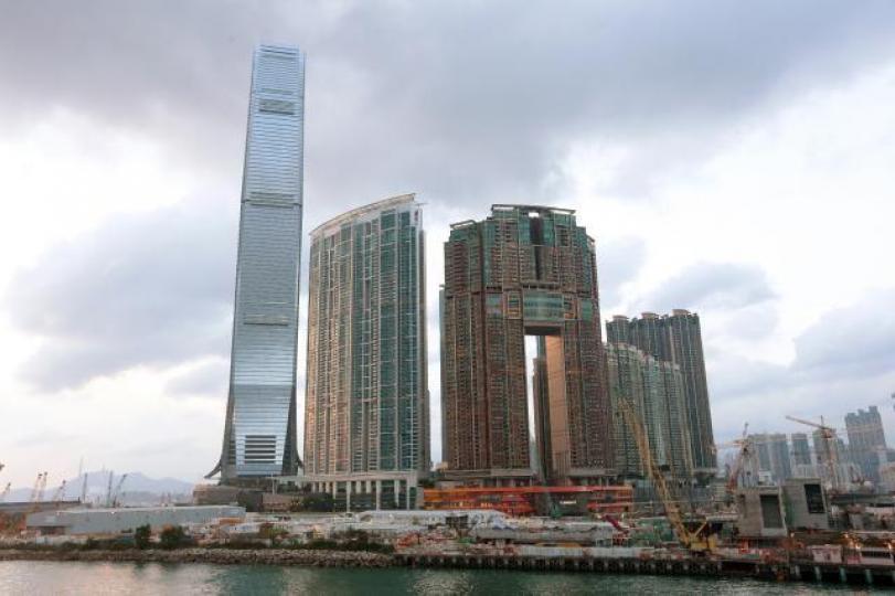■香港樓價貴得離譜,更離譜是不少人覺得樓價永遠不會跌;就算跌也不會大跌。 資料圖片 ■香港樓價貴得離譜,更離譜是不少人覺得樓價永遠不會跌;就算跌也不會大跌。 資料圖片