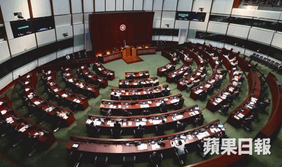 ■政府向立會提交文件,建議新增21個議席,分配給10個區議會。 ■政府向立會提交文件,建議新增21個議席,分配給10個區議會。
