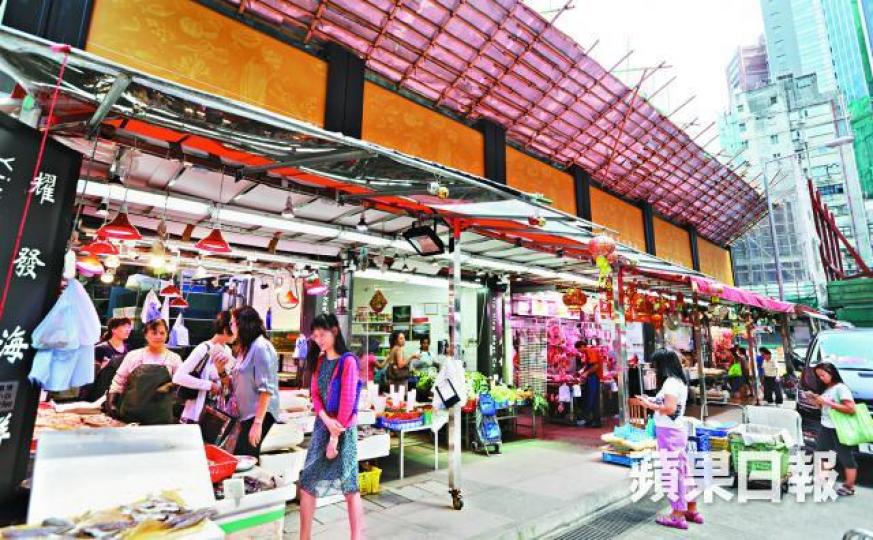 ■My Central周邊屬街市區,樓下有六個檔口賣豬肉及海鮮等。
■My Central周邊屬街市區,樓下有六個檔口賣豬肉及海鮮等。