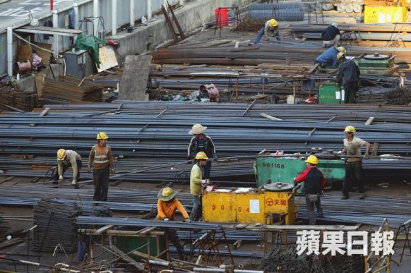 ■建造業總工會估計各工種加薪幅度由4至11%不等。資料圖片 ■建造業總工會估計各工種加薪幅度由4至11%不等。資料圖片
