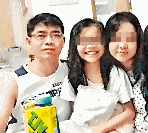 ■一家三口原本樂也融融,羅明光經常中港兩邊走探望妻女。 ■一家三口原本樂也融融,羅明光經常中港兩邊走探望妻女。