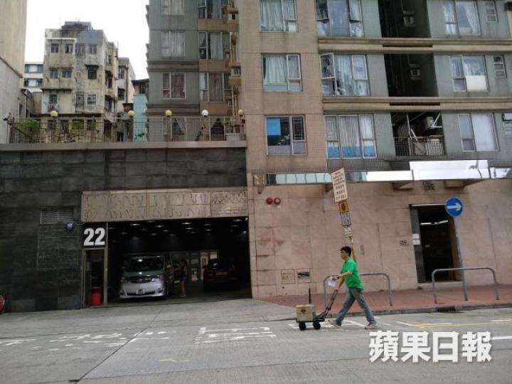 ■楊超成拆售宋皇臺22居停車場30個車位。
■楊超成拆售宋皇臺22居停車場30個車位。