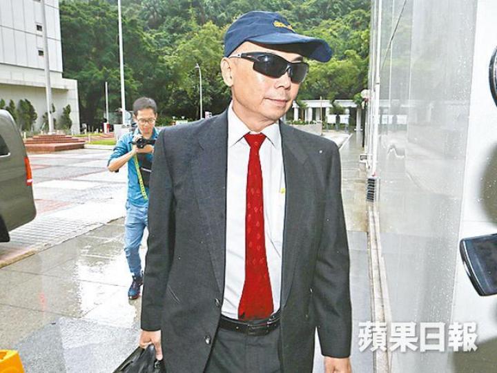 ■周向榮昨出庭自辯,否認實驗室獲利豐厚。 ■周向榮昨出庭自辯,否認實驗室獲利豐厚。