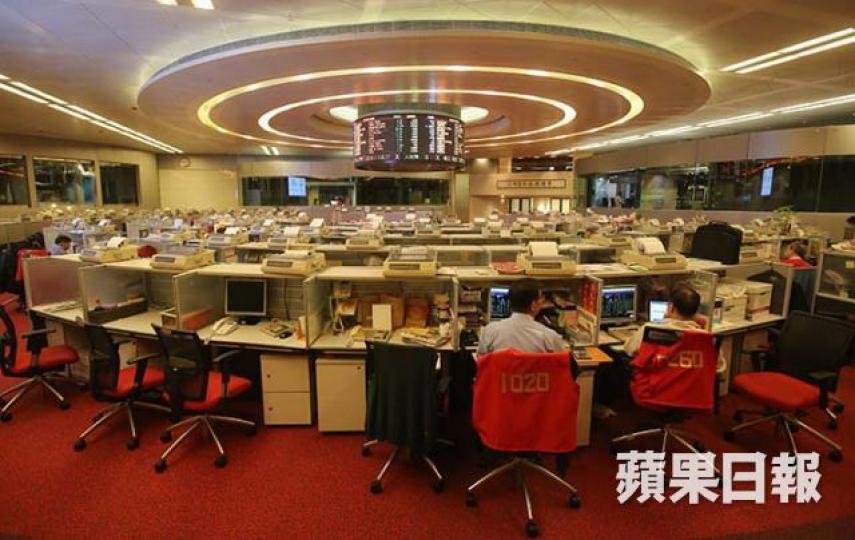 ■港股持續強勢,恒指高見近十年高位。 資料圖片 ■港股持續強勢,恒指高見近十年高位。 資料圖片