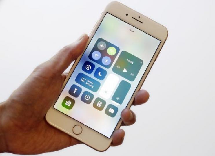 ■有報告指出,iPhone8銷量不敵上一代的iPhone7。資料圖片 ■有報告指出,iPhone8銷量不敵上一代的iPhone7。資料圖片