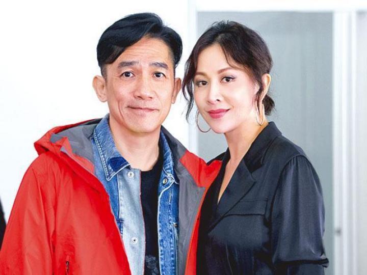 ■劉嘉玲在微博貼率領一眾模特兒謝幕的照片。
■劉嘉玲在微博貼率領一眾模特兒謝幕的照片。
