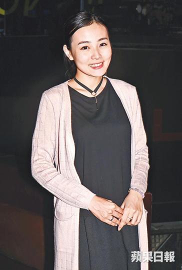 ■忙於湊女的李蘊笑說自己冇時間收身。■李蘊不時在網上貼出與囡囡的照片。互聯網圖片 ■忙於湊女的李蘊笑說自己冇時間收身。■李蘊不時在網上貼出與囡囡的照片。互聯網圖片