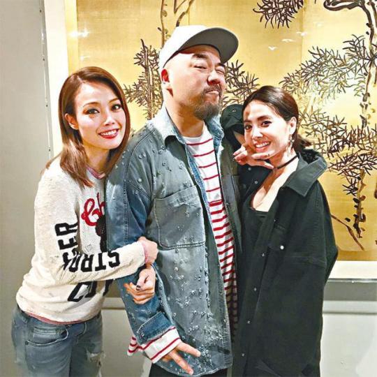 ■黃偉文在生日會上遇見容祖兒(左)及蔡依林,笑言要多聯誼。互聯網圖片
■黃偉文在生日會上遇見容祖兒(左)及蔡依林,笑言要多聯誼。互聯網圖片