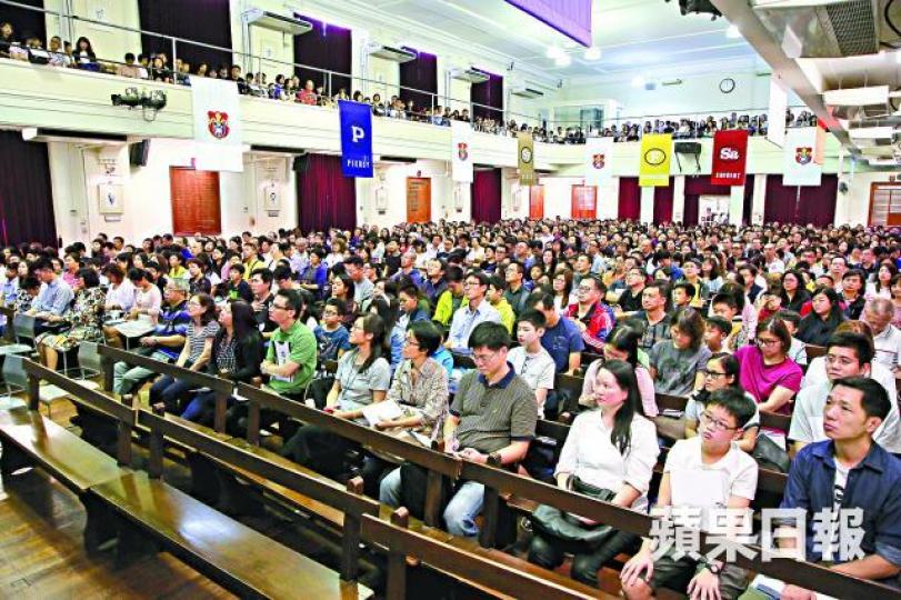 ■1,700家長昨出席男拔入學簡介會,為子女籌謀。夏家朗攝■男拔入學試會有時事題,如問北韓領導人金正恩(圖)身形。 ■1,700家長昨出席男拔入學簡介會,為子女籌謀。夏家朗攝■男拔入學試會有時事題,如問北韓領導人金正恩(圖)身形。