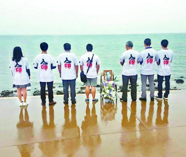 ■在華盛頓的百日祭活動,達賴喇嘛透過影片向劉曉波致敬。互聯網
■在華盛頓的百日祭活動,達賴喇嘛透過影片向劉曉波致敬。互聯網