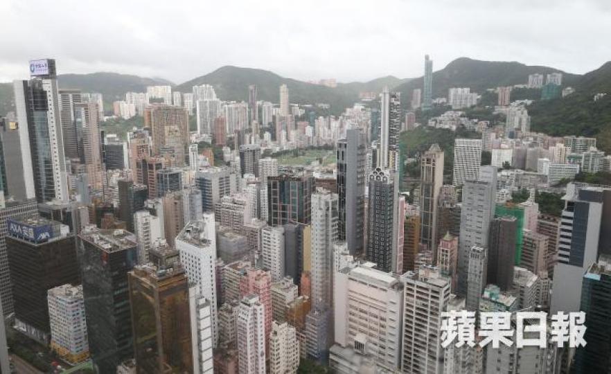 ■按揭中介提供的息率及回贈一般會較客戶直接於銀行承造吸引。資料圖片
■按揭中介提供的息率及回贈一般會較客戶直接於銀行承造吸引。資料圖片