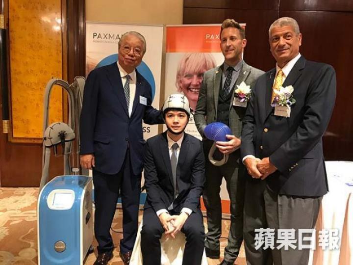 ■王氏港建主席王忠桐(左)表示,計劃捐贈醫療設備予公營及私營醫院。 ■王氏港建主席王忠桐(左)表示,計劃捐贈醫療設備予公營及私營醫院。