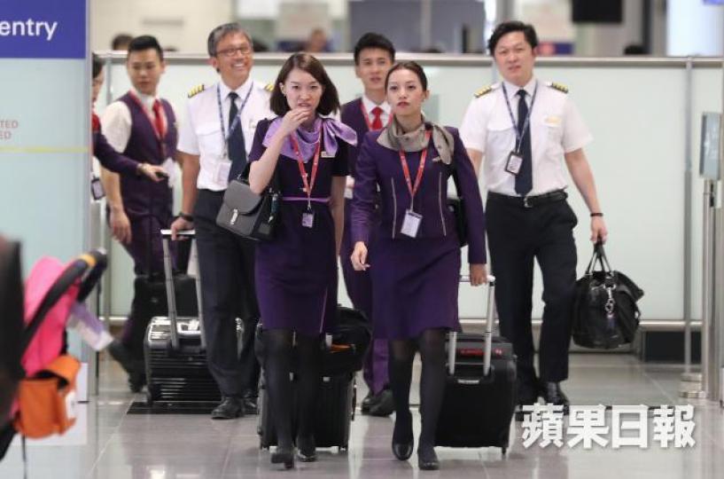 ■香港航空擬培訓更多本地機師,以應付航線擴展。資料圖片 ■香港航空擬培訓更多本地機師,以應付航線擴展。資料圖片