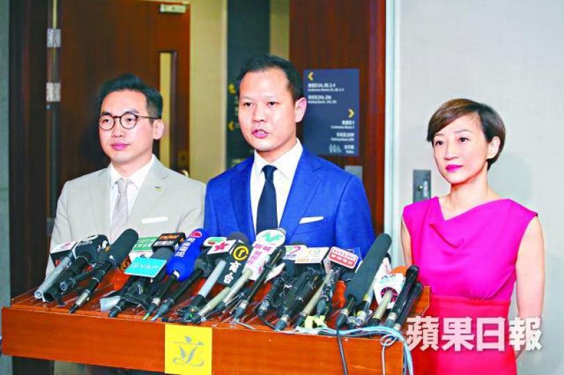 ■郭榮鏗(中)斥梁君彥濫權,民主派會用盡辦法阻止修改議規。黃耀興攝
■郭榮鏗(中)斥梁君彥濫權,民主派會用盡辦法阻止修改議規。黃耀興攝