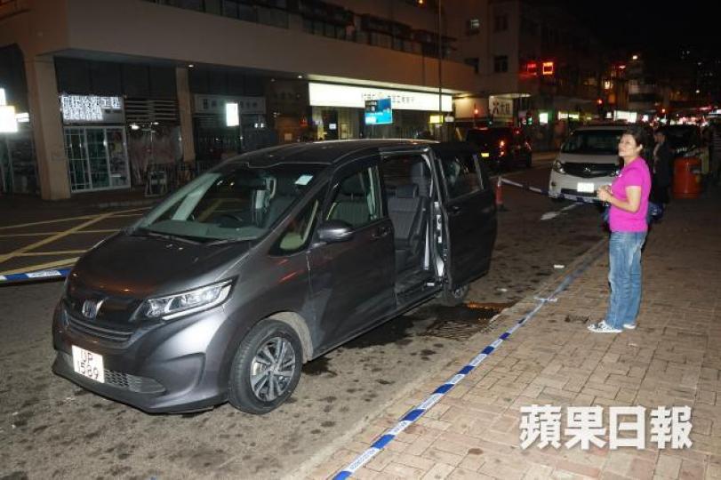 ■警員不排除賊人先弄穿私家車車胎,再伺機進行偷錢大計。 ■警員不排除賊人先弄穿私家車車胎,再伺機進行偷錢大計。